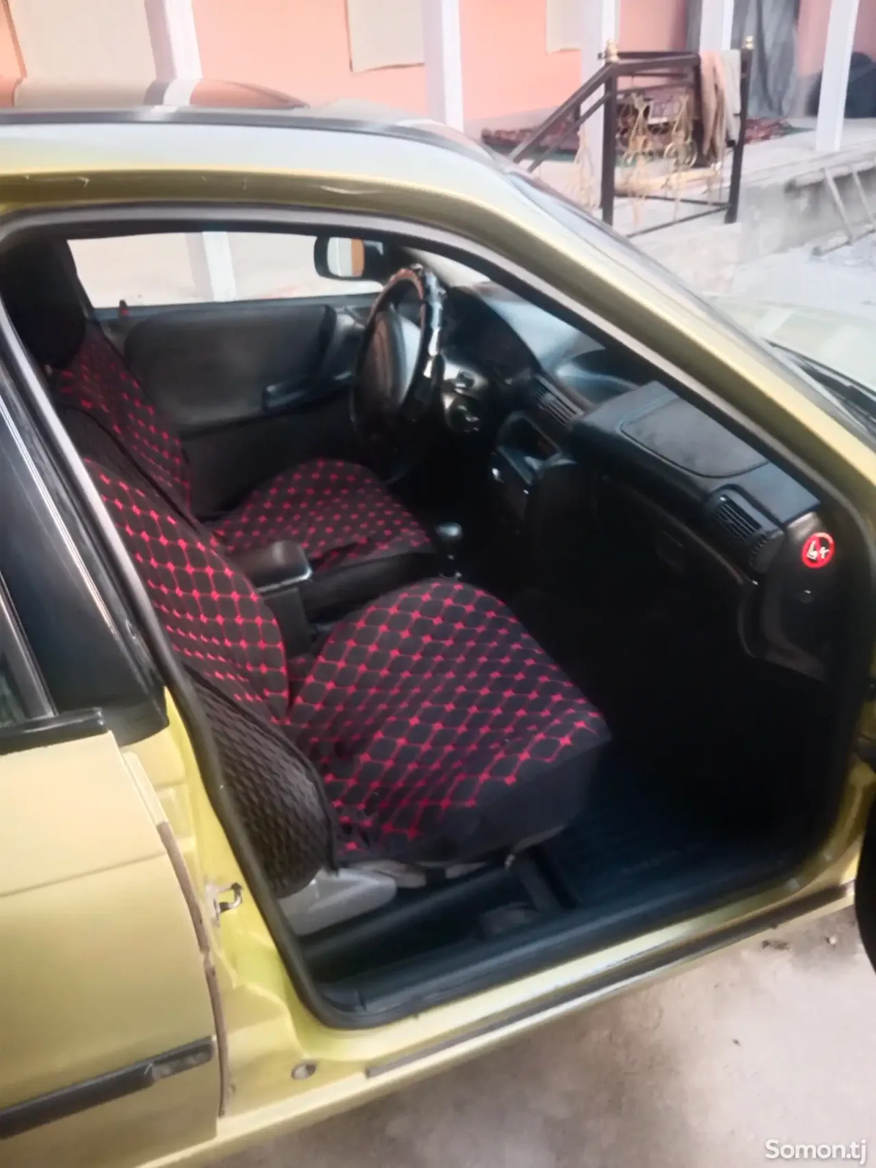Opel Astra F 1996 · 1.6 MT