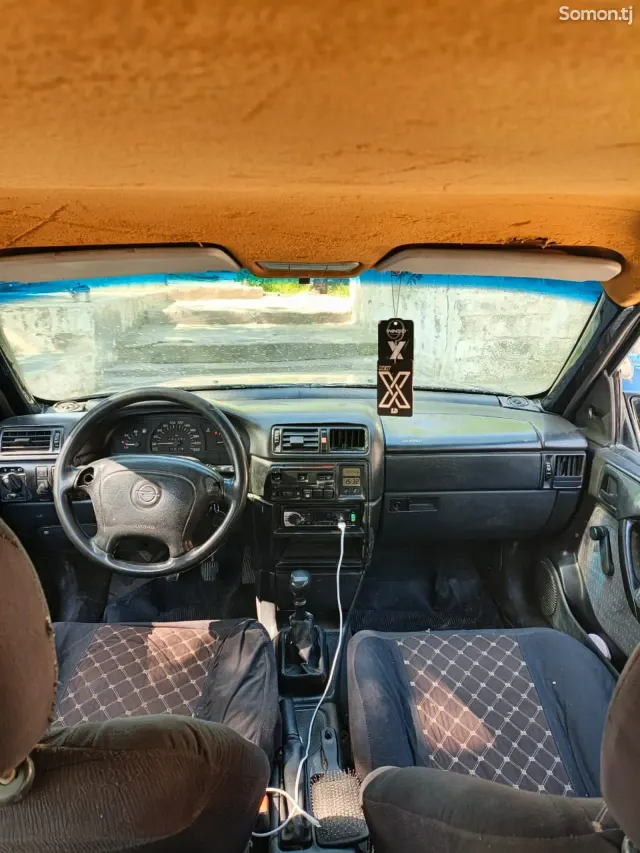 Opel Vectra A 1993 · 1.8 MT