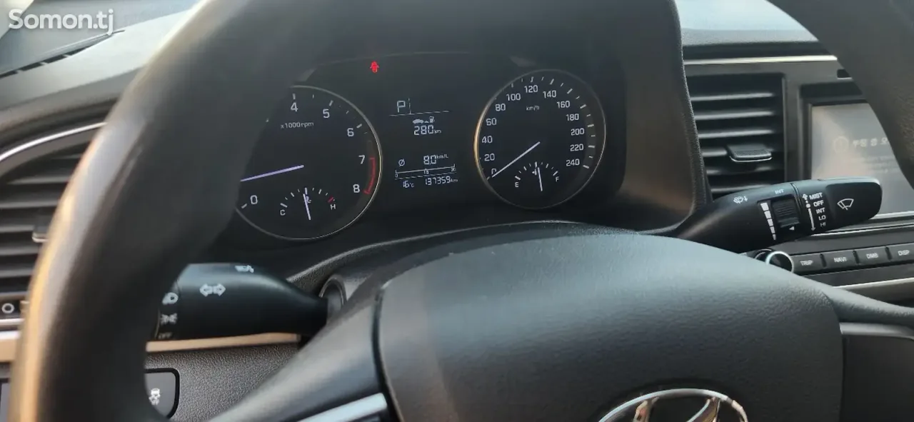 Hyundai Avante 2015 · 1.6 AT