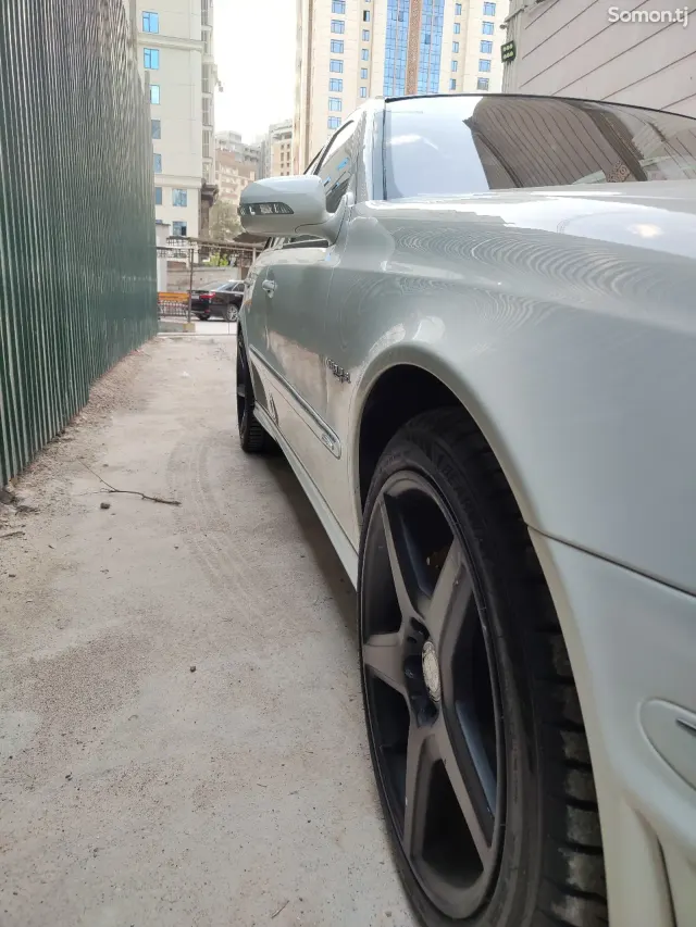 Mercedes-Benz E class 2009 · 5.5 AT