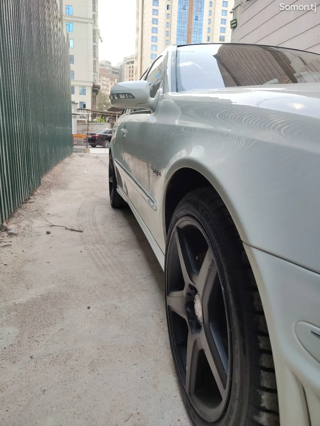Mercedes-Benz E class 2009 · 5.5 AT