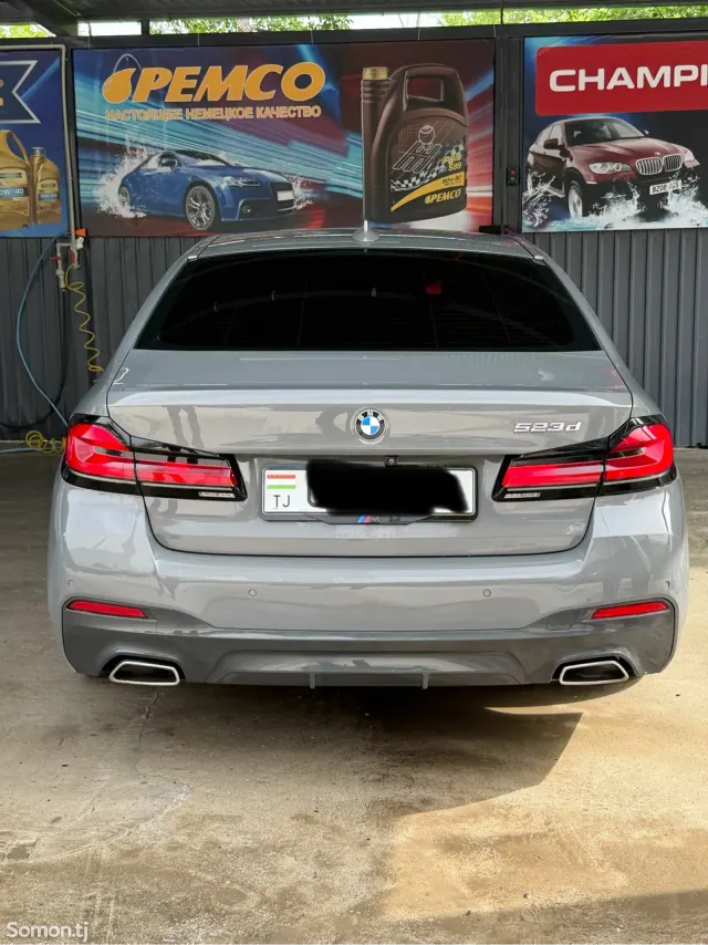 BMW 5 series 2022 · 2.3 AT