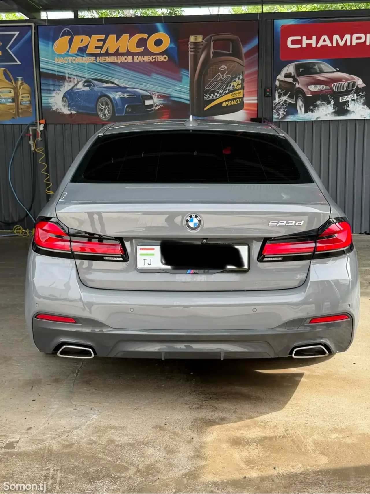 BMW 5 series 2022 · 2.3 AT