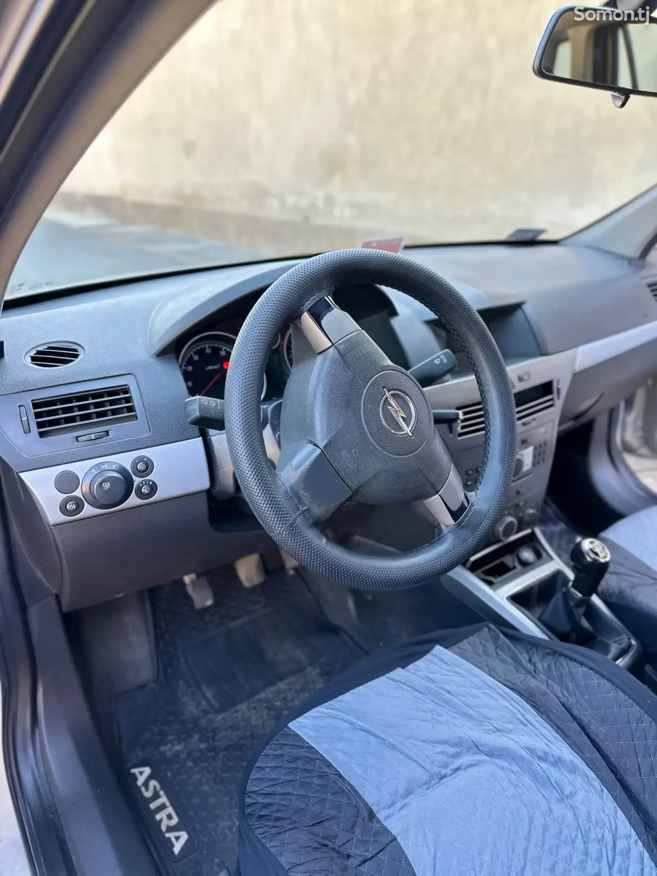 Opel Astra H 2006 · 1.6 MT