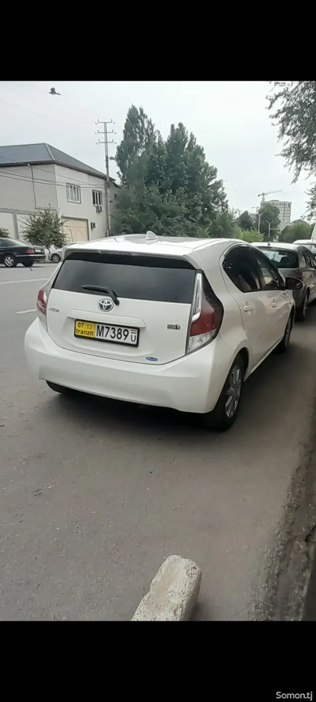 Toyota Aqua 2016 · 1.5 AT
