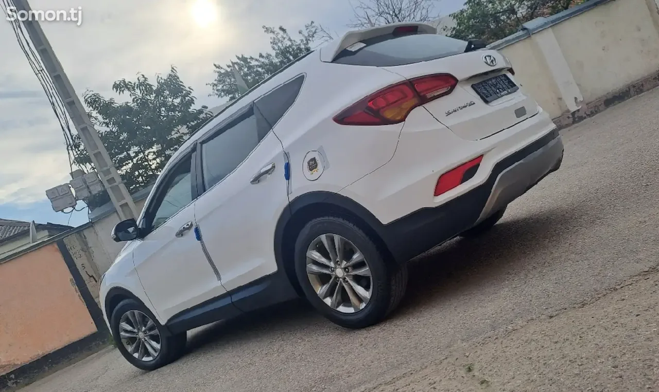 Hyundai Santa Fe 2016 · 2.0 AT