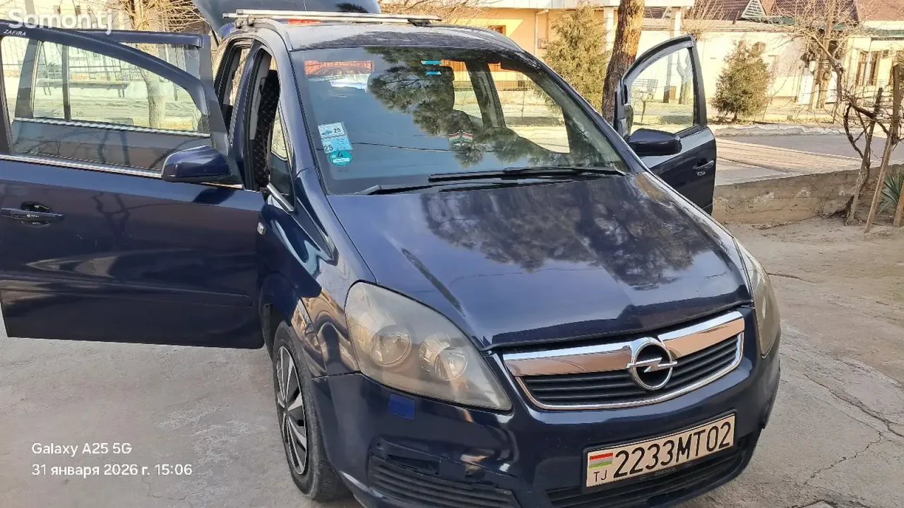 Opel Zafira 2007 · 1.9 AT