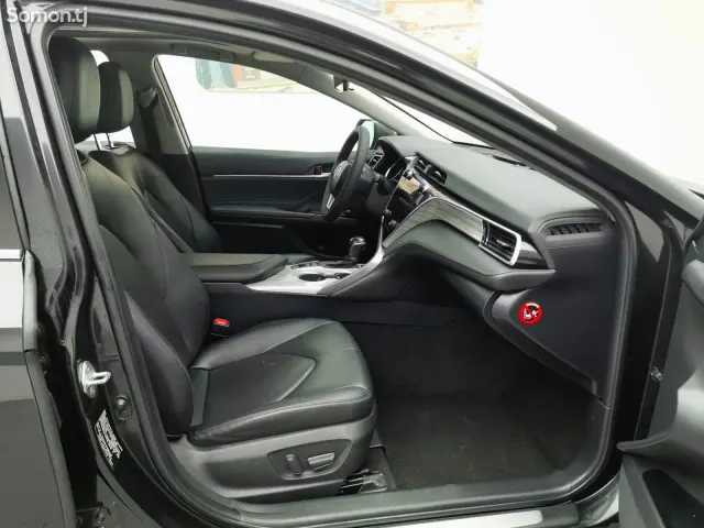 Toyota Camry 2019 · 2.5 AT