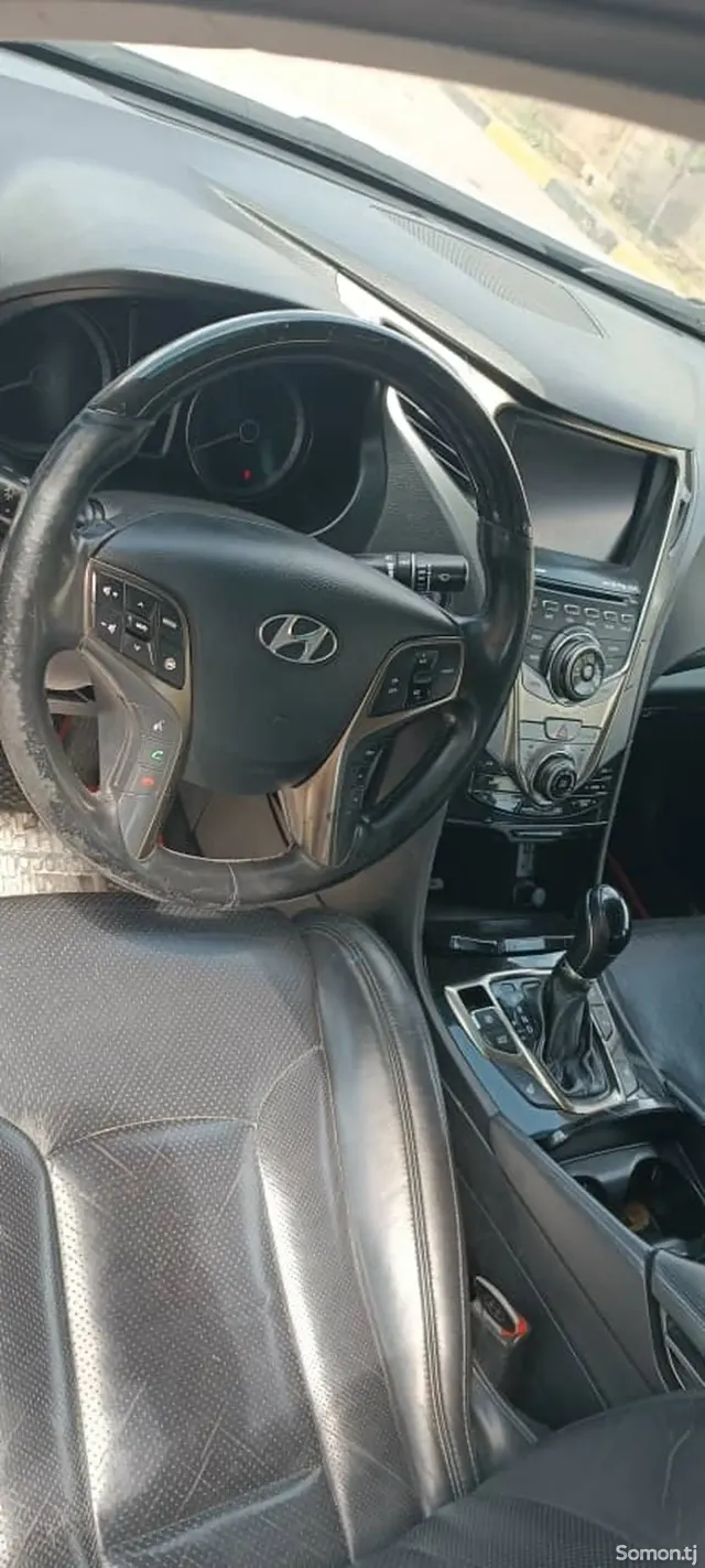 Hyundai Grandeur 2011 · 2.4 AT