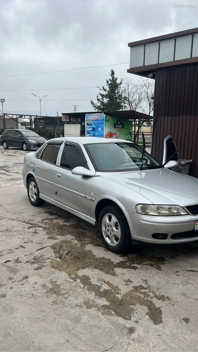 Opel Vectra B 2000 · 1.6 MT