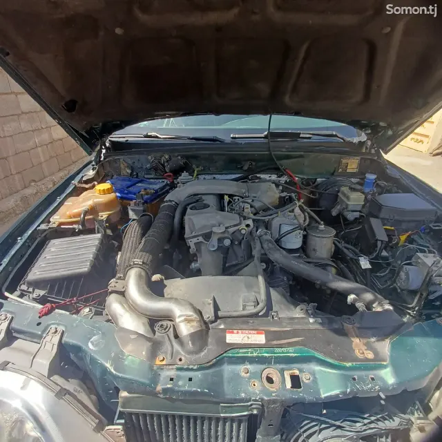 Ssang Yong Musso 2000 · 2.4 MT