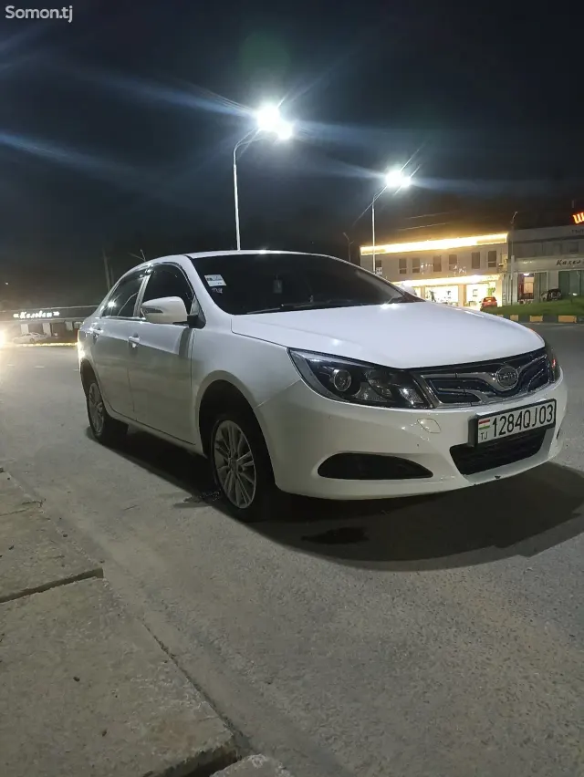 BYD E5 2019 · AT