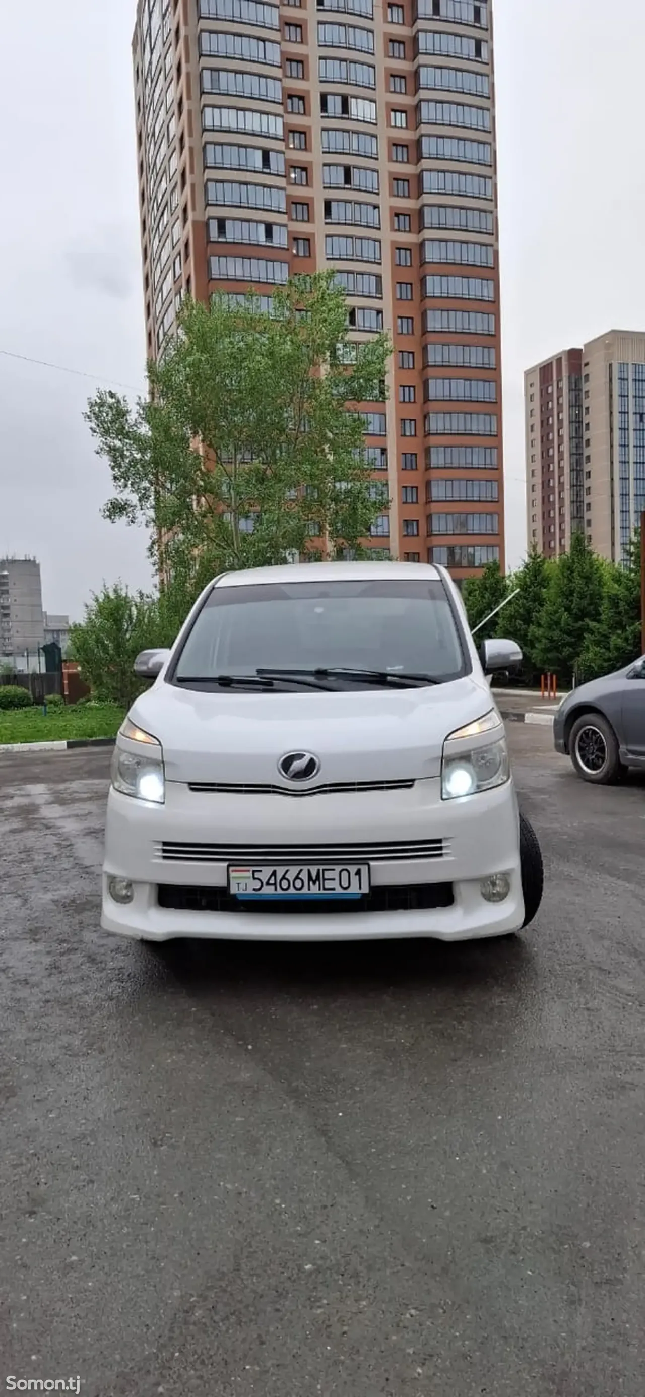 Toyota Voxy 2008 · 2.0 AT