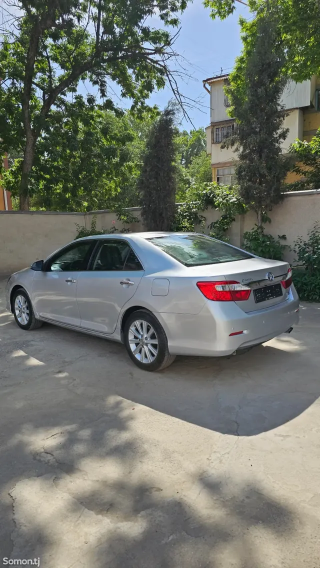 Toyota Camry 2016 · 2.5 AT