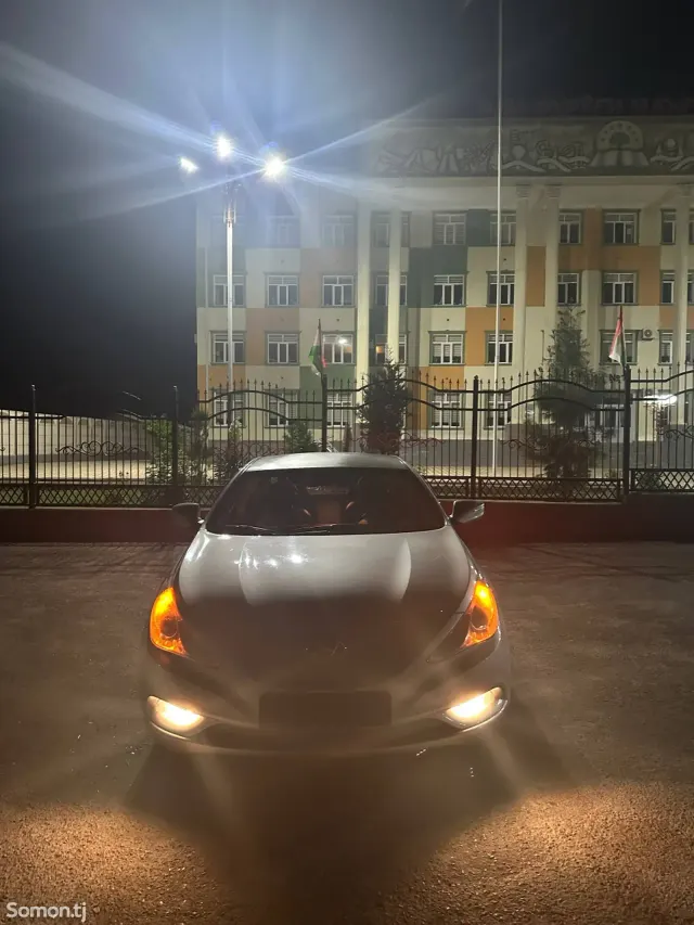 Hyundai Sonata 2010 · 2.0 AT