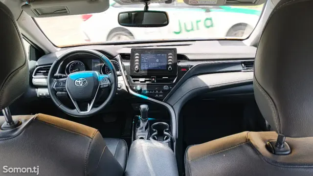 Toyota Camry 2021 · 2.5 AT