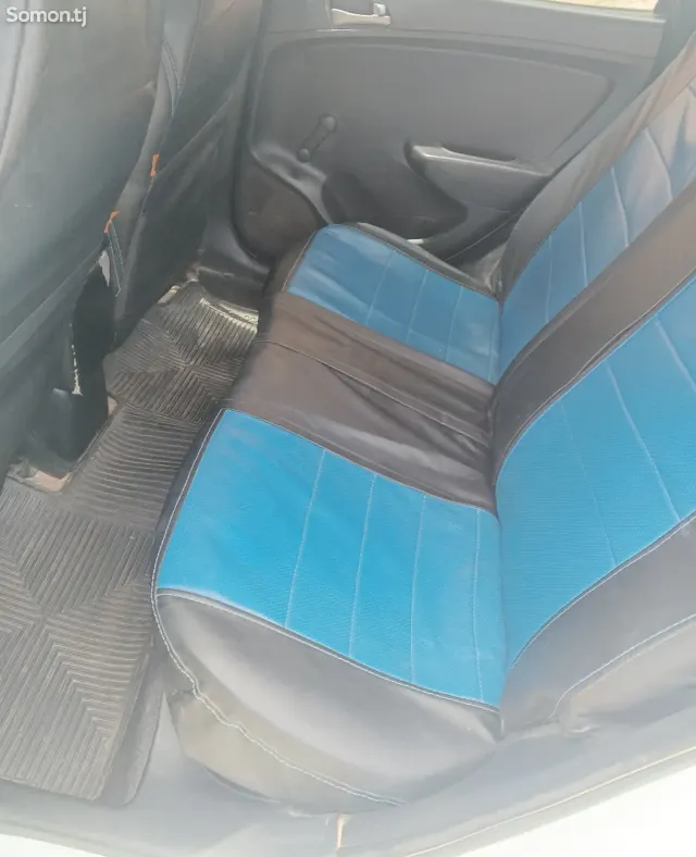 Hyundai Solaris 2016 · 1.6 MT