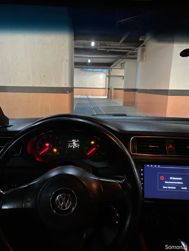 Volkswagen Jetta 2012 · 2.0 AT