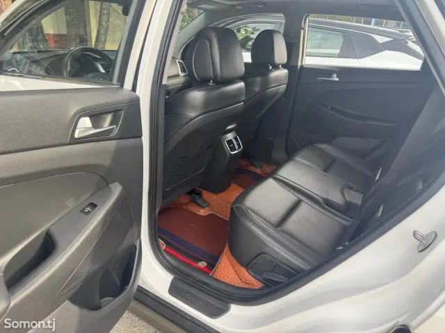 Hyundai Tucson 2016 · 1.6 AT