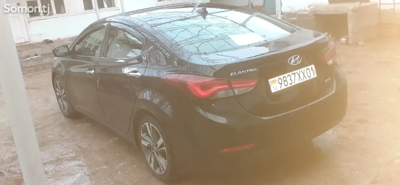 Hyundai Elantra 2014 · 1.8 AT