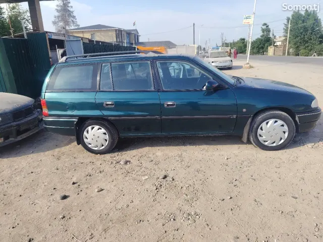 Opel Astra F 1997 · 1.6 MT