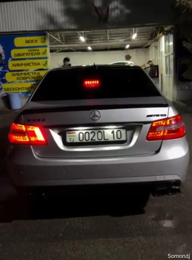 Mercedes-Benz E class 2012 · 3.5 AT
