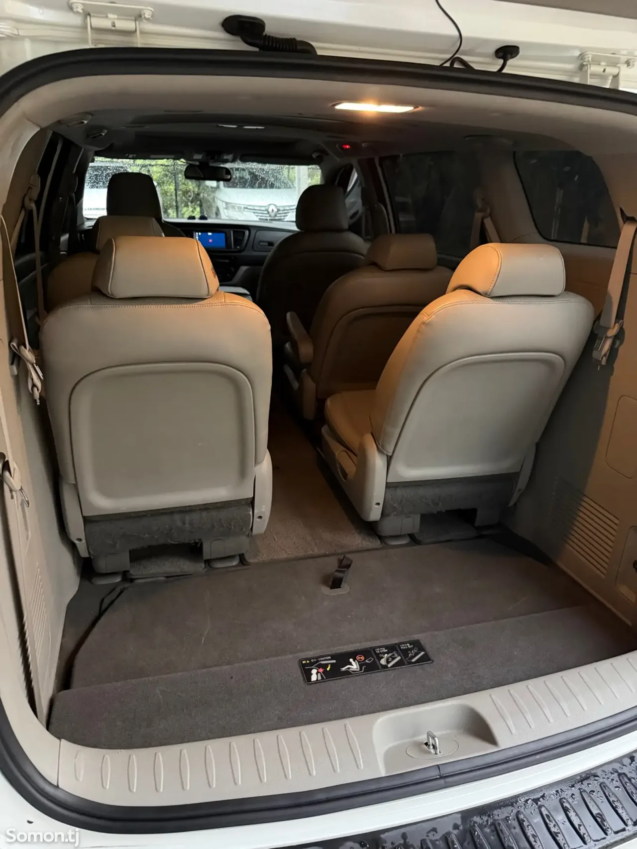 Kia Carnival 2014 · 2.2 AT