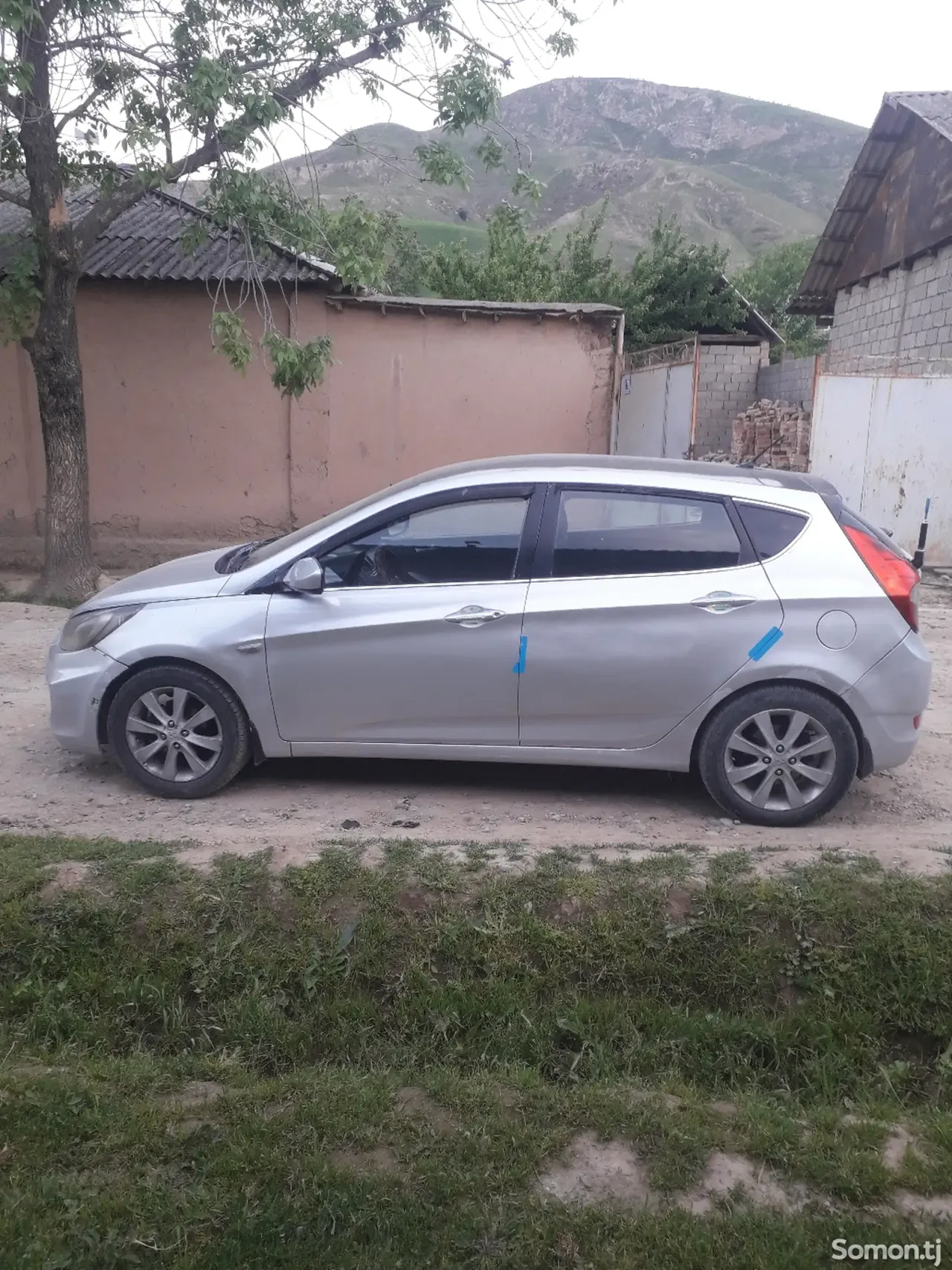 Hyundai Solaris 2013 · 1.4 MT