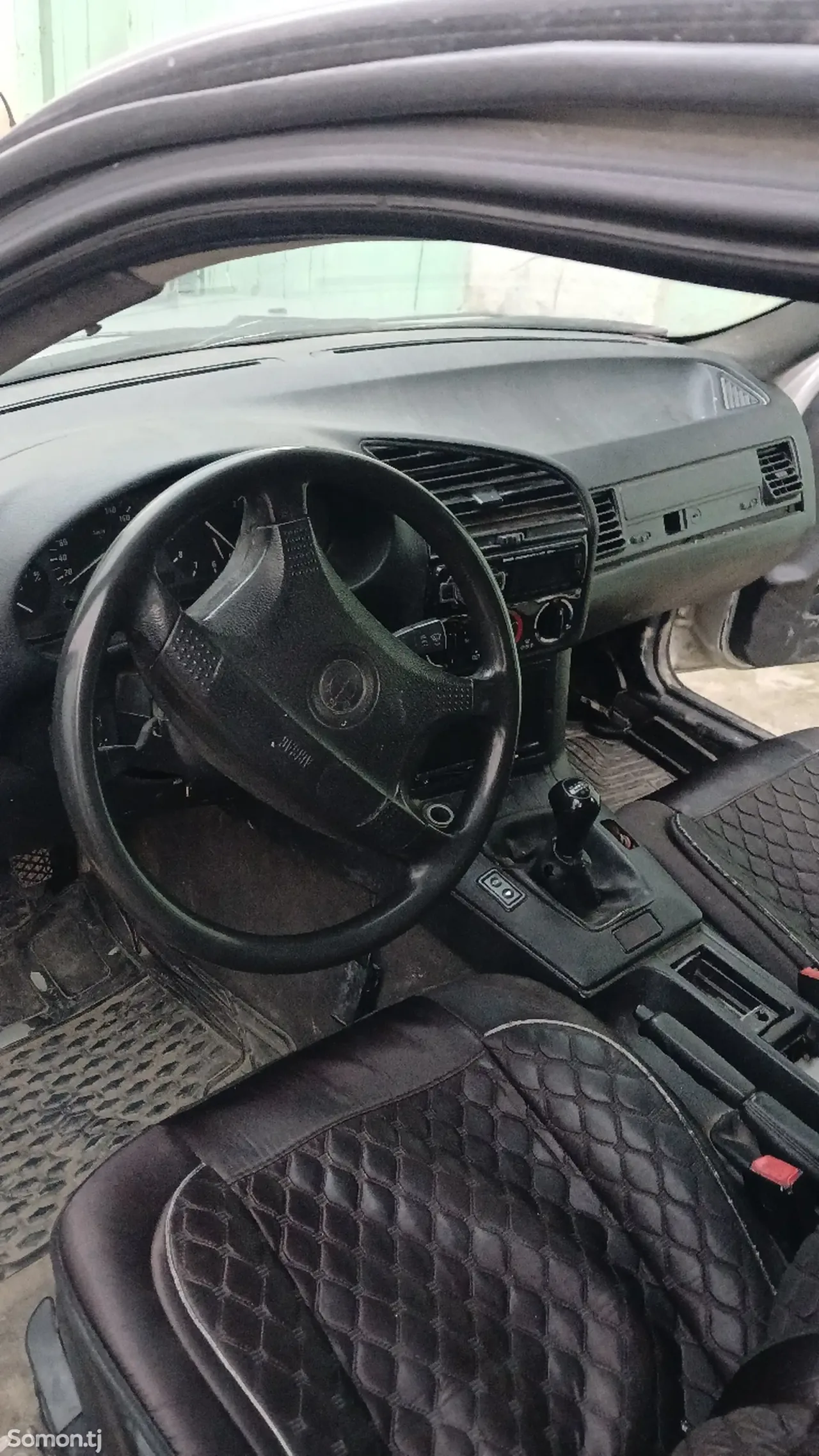 BMW 3 series 1992 · 0.8 MT