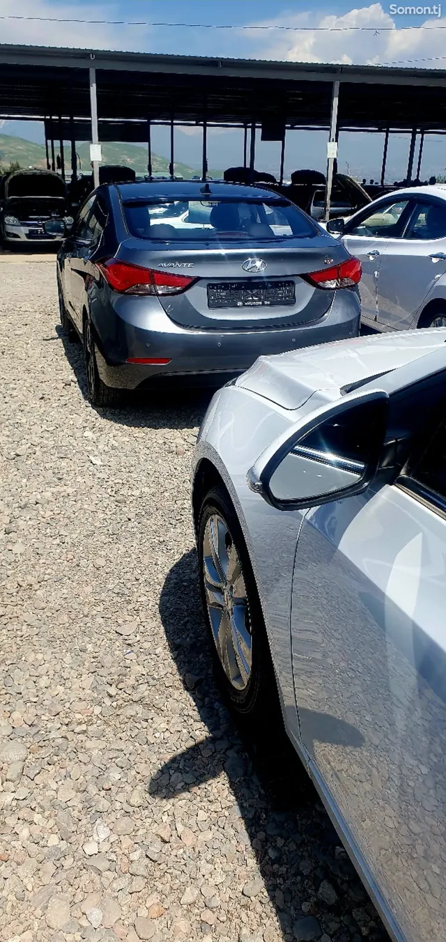 Hyundai Avante 2015 · 1.6 AT