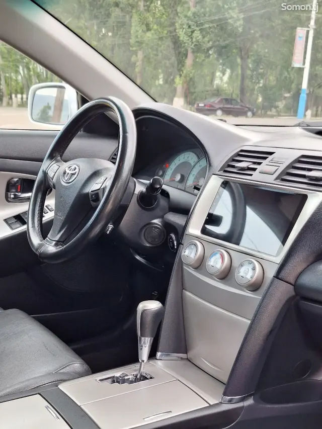 Toyota Camry 2011 · 2.5 AT