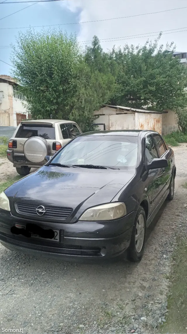 Opel Astra G 2001 · 1.6 MT