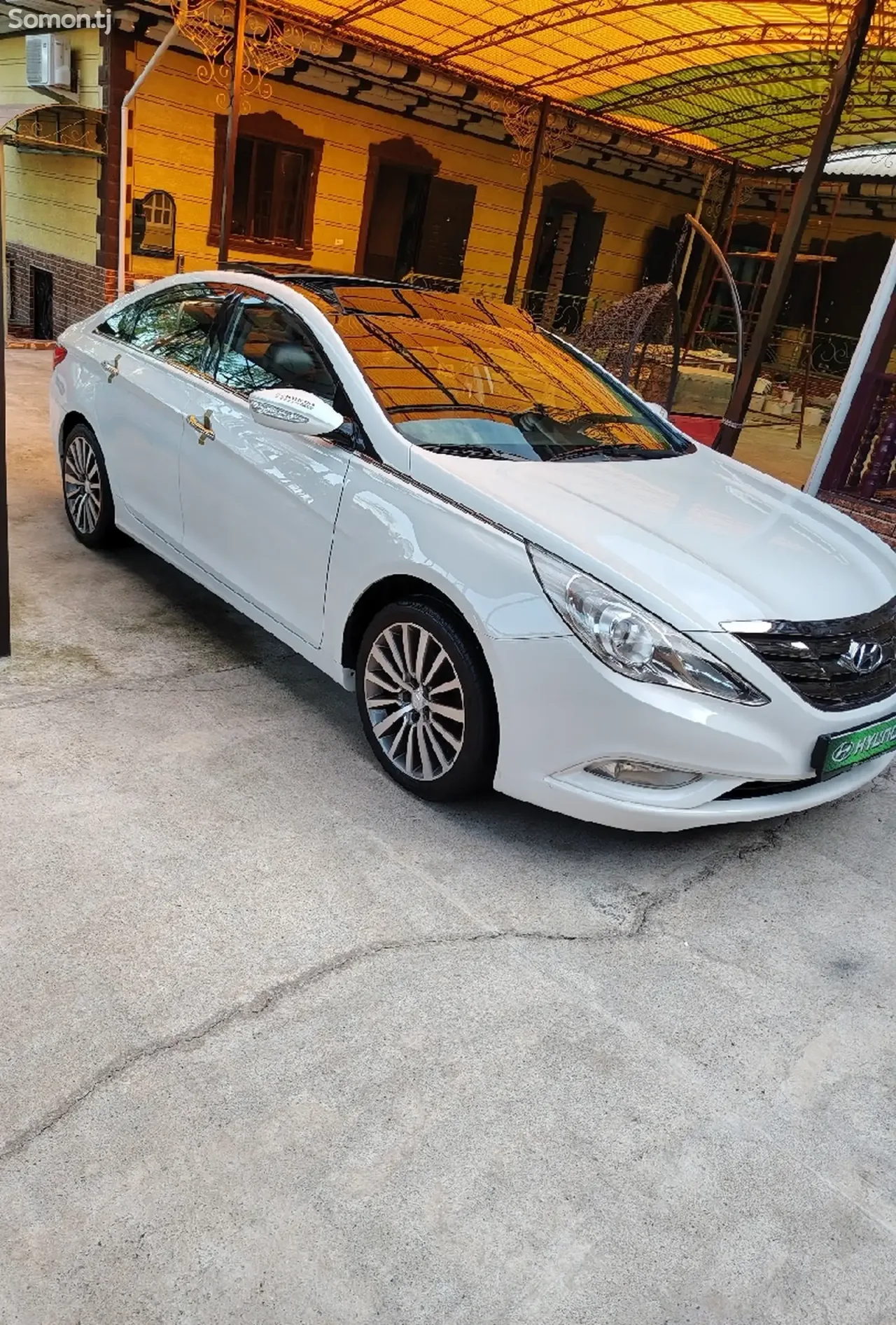 Hyundai Sonata 2011 · 2.0 AT