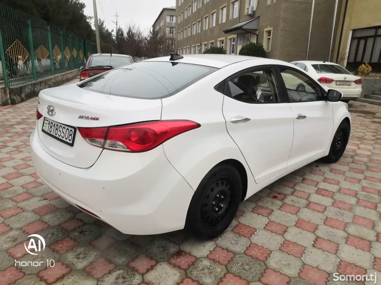 Hyundai Avante 2011 · 1.6 AT