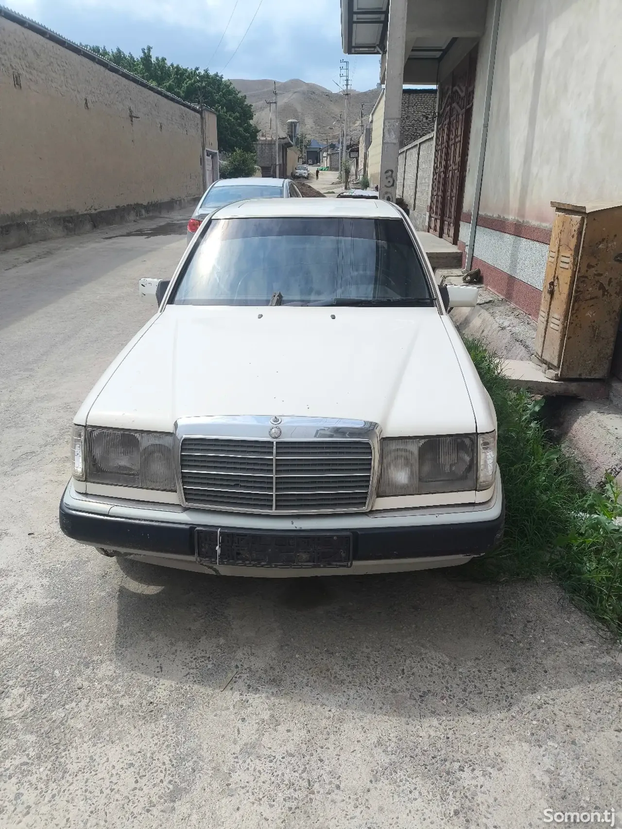 Mercedes-Benz W124 1991 · 2.0 MT