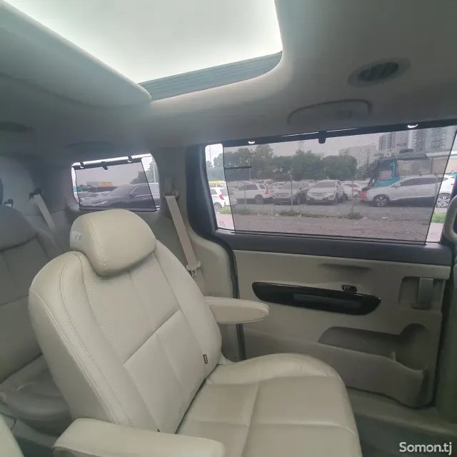 Kia Carnival 2015 · 2.2 AT