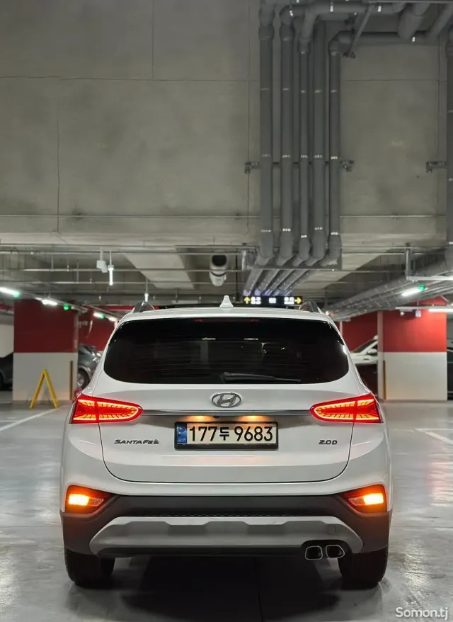 Hyundai Santa Fe 2018 · 2.0 AT
