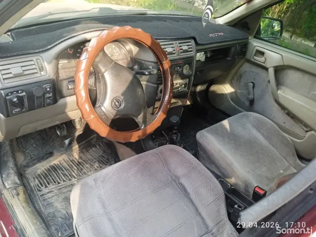 Opel Vectra A 1992 · 1.6 MT