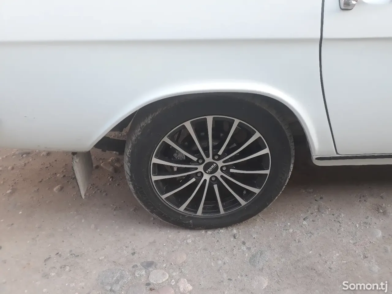 ГАЗ 24 1980 · 2.4 AT