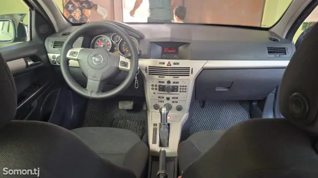Opel Astra H 2008 · 1.8 AT