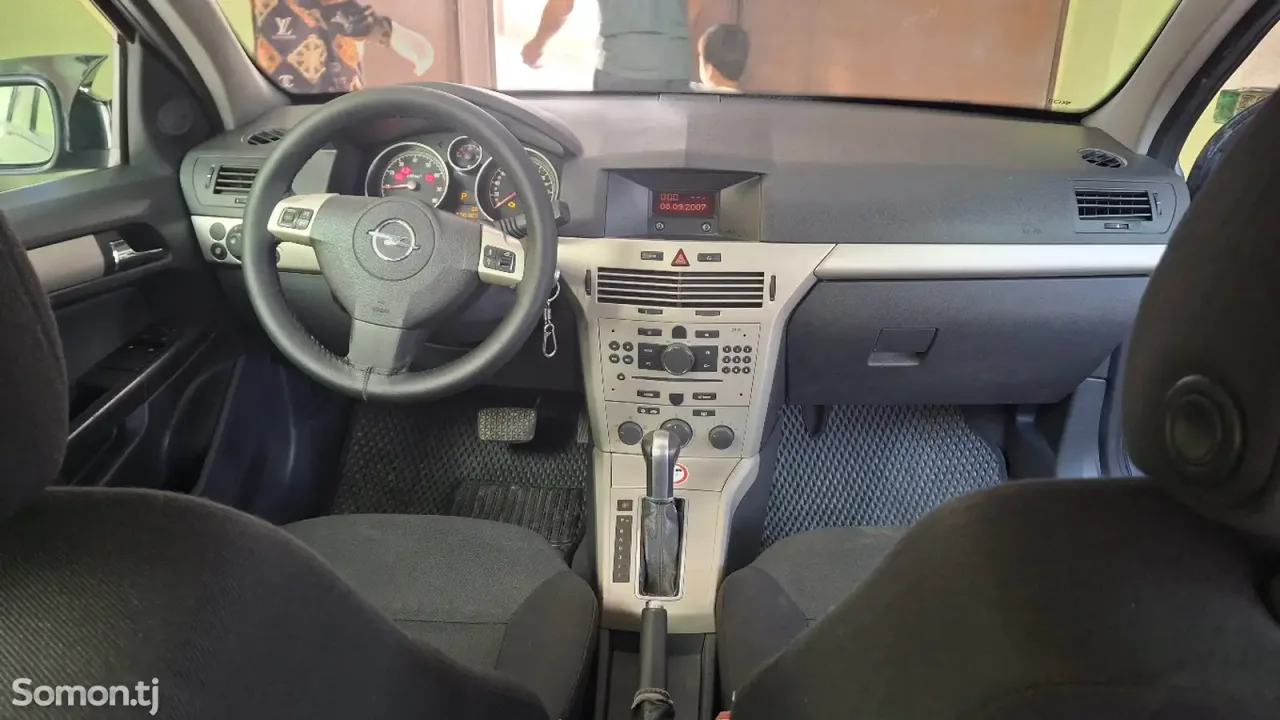 Opel Astra H 2008 · 1.8 AT