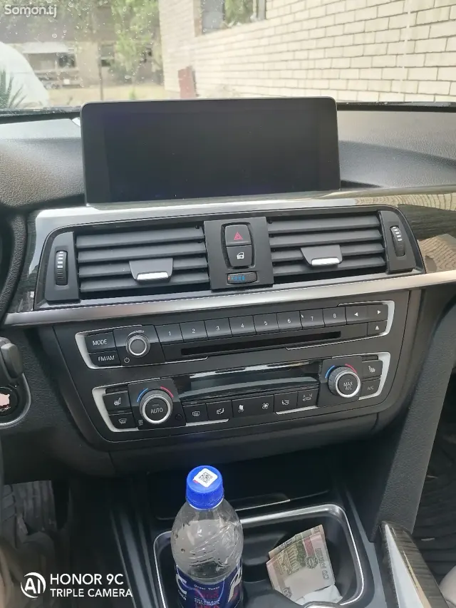 BMW 3 series 2015 · 2.2 AT