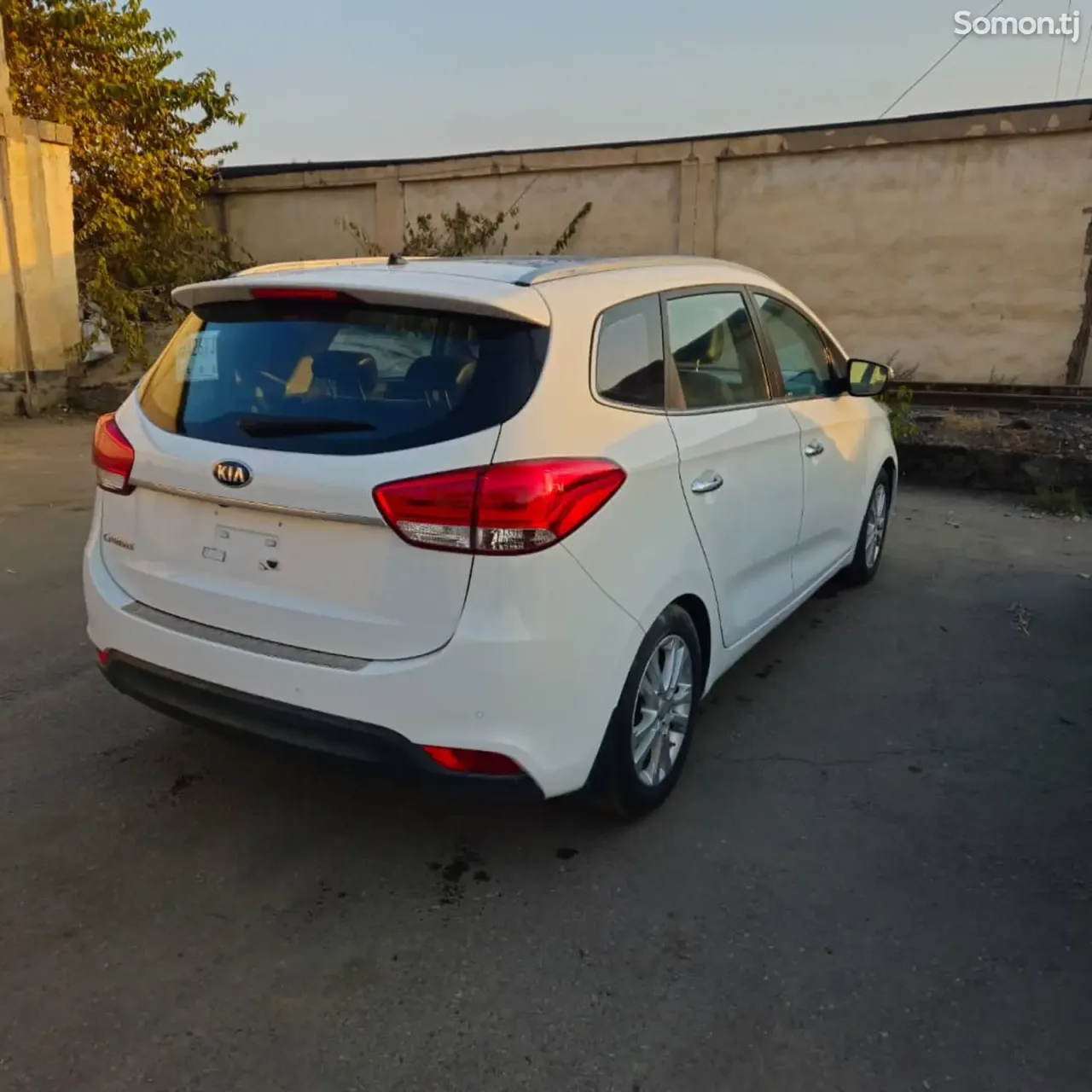 Kia Carens 2014 · 2.0 AT