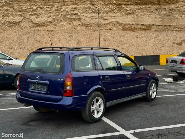 Opel Astra G 1998 · 1.6 MT