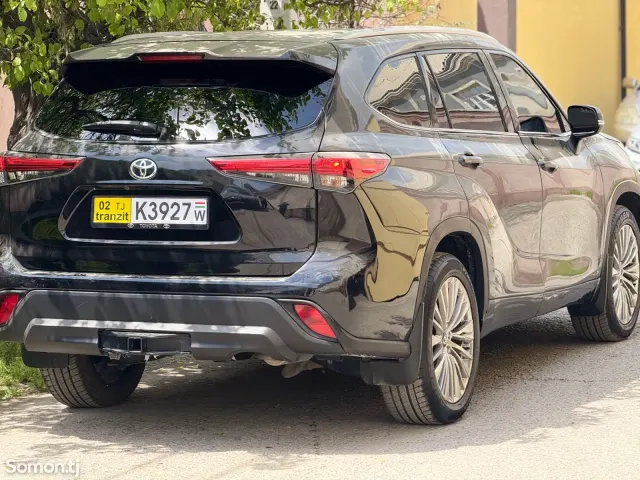Toyota Highlander 2023 · 3.5 AT