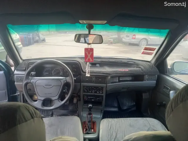 Daewoo Nexia 1995 · 1.6 MT