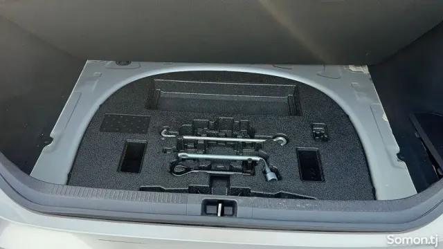 Toyota Camry 2018 · 2.5 AT