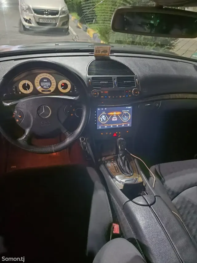 Mercedes-Benz E class 2004 · 2.8 AT