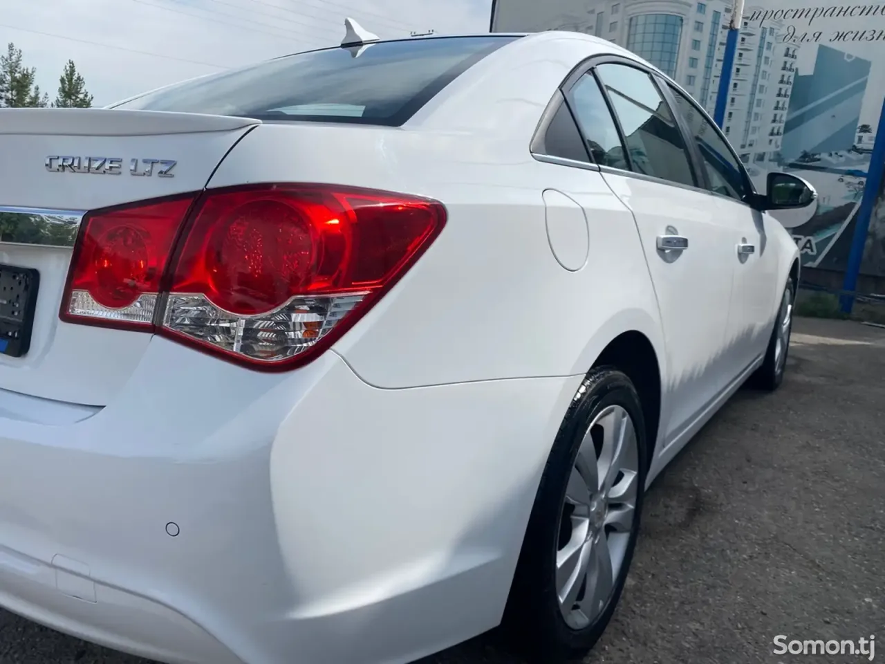 Chevrolet Cruze 2014 · 1.8 AT