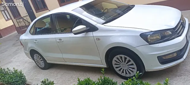 Volkswagen Polo 2019 · 1.6 AT